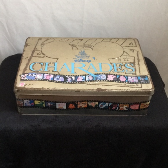 Mattel vintage The Wonderful World of Disney Charades Game in metal box - Picture 1 of 7